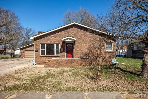 214 W Walnut St, Benld, IL 62009