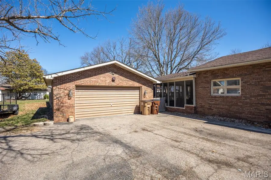 214 W Walnut St, Benld, IL 62009 - #3