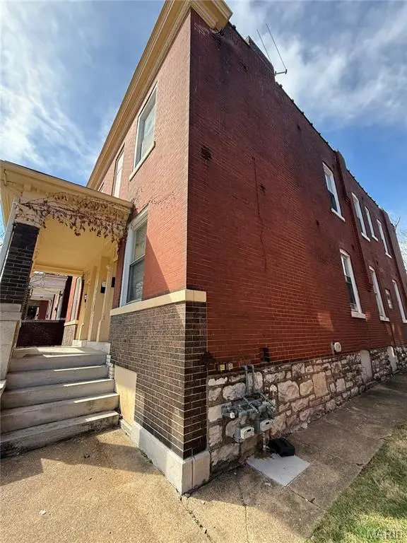 4127 Virginia Avenue, Saint Louis, MO 63118 - #3