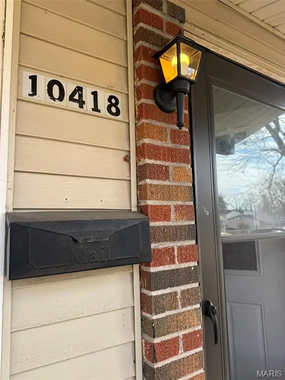 10418 Castle Drive, Saint Louis, MO 63136 - #2