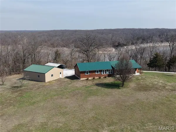 42092 Monroe Trail, Perry, MO 63462