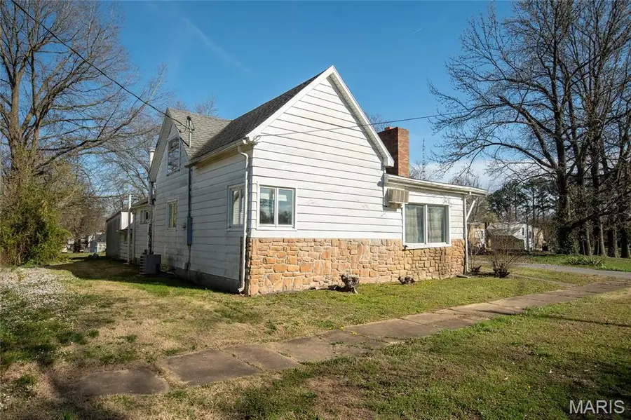 712 Mulkey, Christopher, IL 62822 - #2