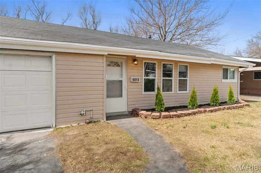 6813 Saint Olaf Drive, Berkeley, MO 63134 - #2