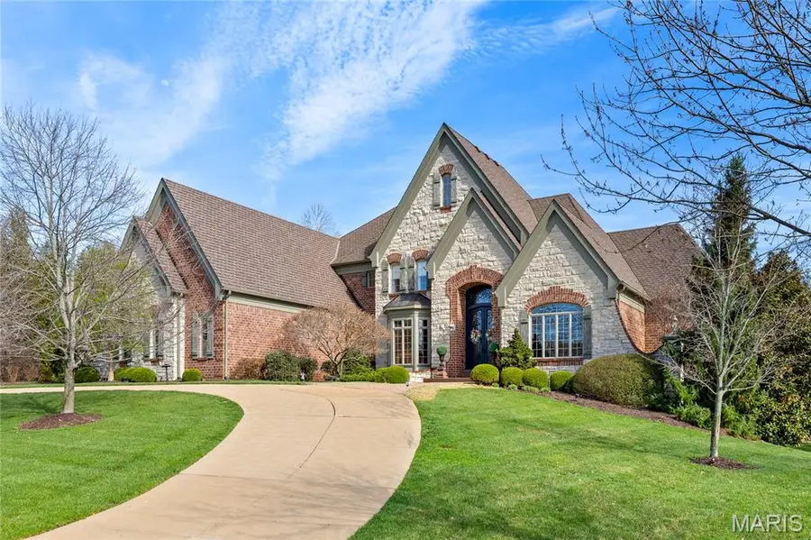 1215 Devonworth Drive, Town And Country, MO 63017 - #2