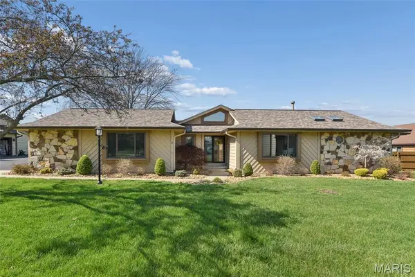 21 W Village Drive W, St Charles, MO 63303