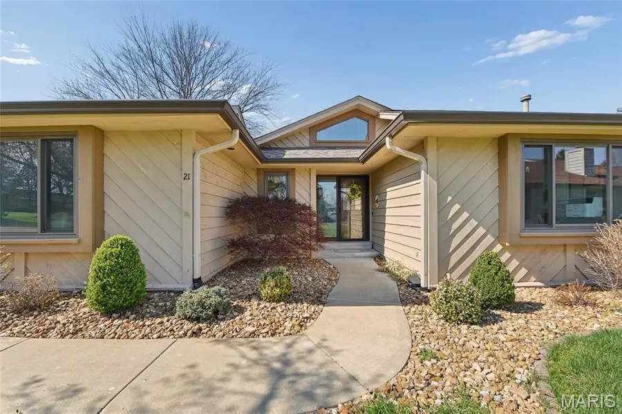 21 W Village Drive W, Saint Charles, MO 63303 - #2