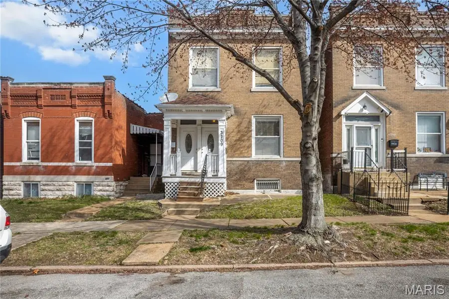 3209 Taft Avenue, Saint Louis, MO 63111 - #3