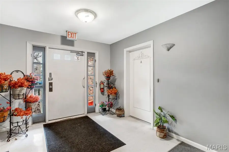 4298 Chateau De Ville Drive #A, Mehlville, MO 63129 - #3