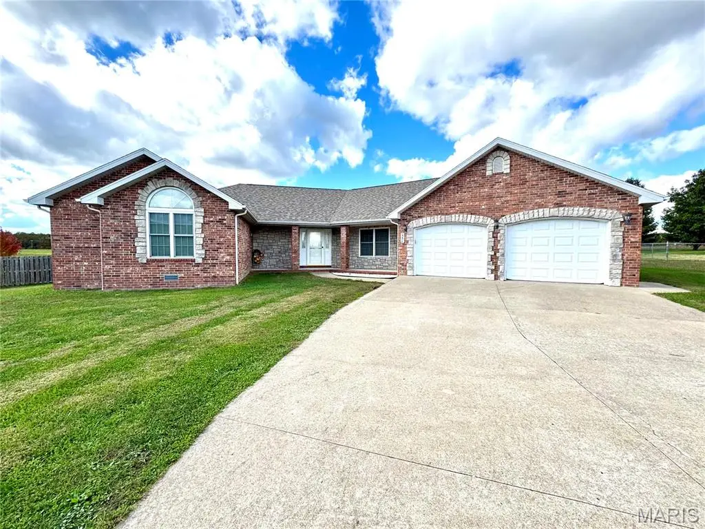 2206 Cherry Blossom Cir. Circle, Lebanon, MO 65536 - #1
