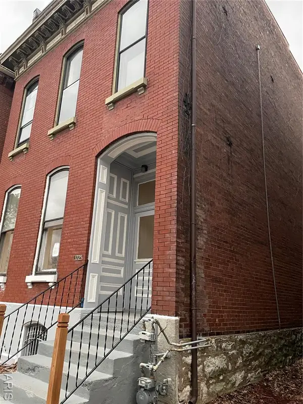 1725 Oregon Place, St Louis, MO 63104