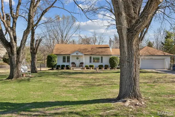 2275 Charbonier Road, Florissant, MO 63031
