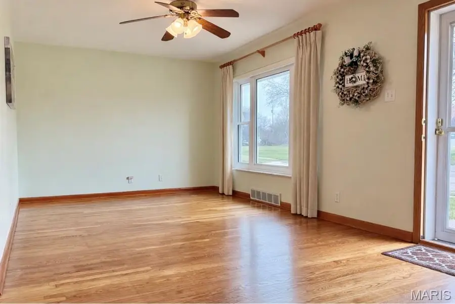 9133 Kit Drive, Saint Louis, MO 63123 - #3