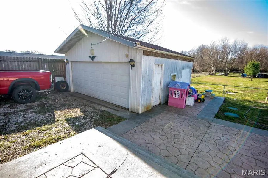 710 E 1700 Avenue, Vandalia, IL 62471 - #2