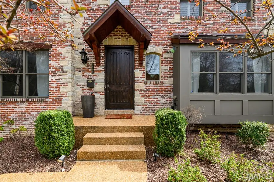 7902 Teasdale Avenue, Saint Louis, MO 63130 - #2