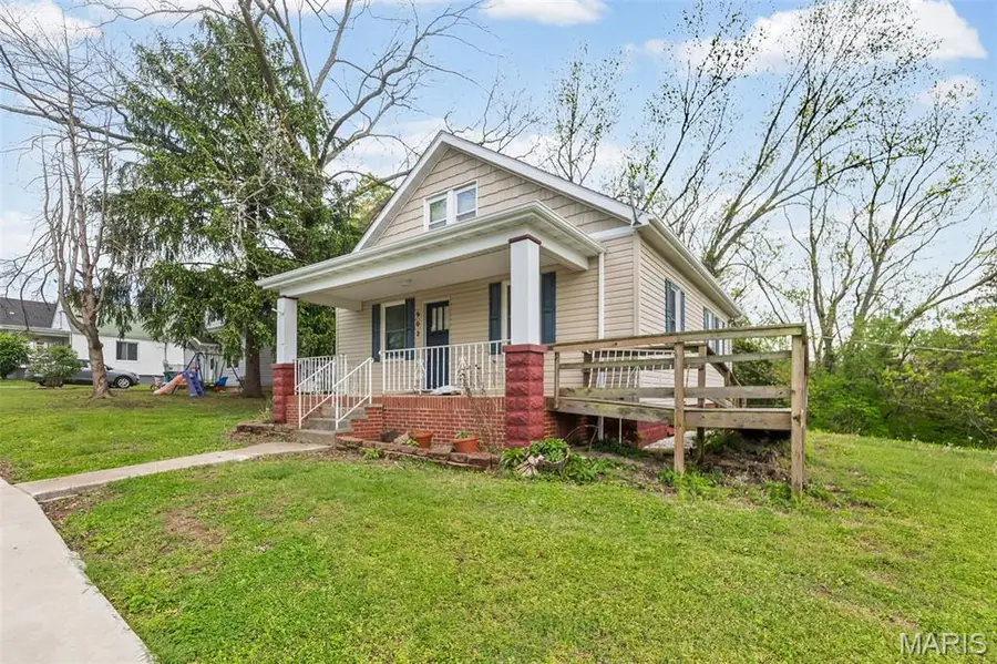 902 Spring Street, Evansville, IL 62242 - #2