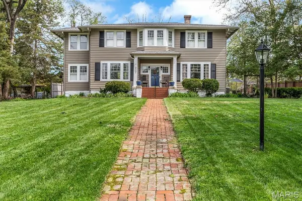 207 Oakwood Avenue, Webster Groves, MO 63119