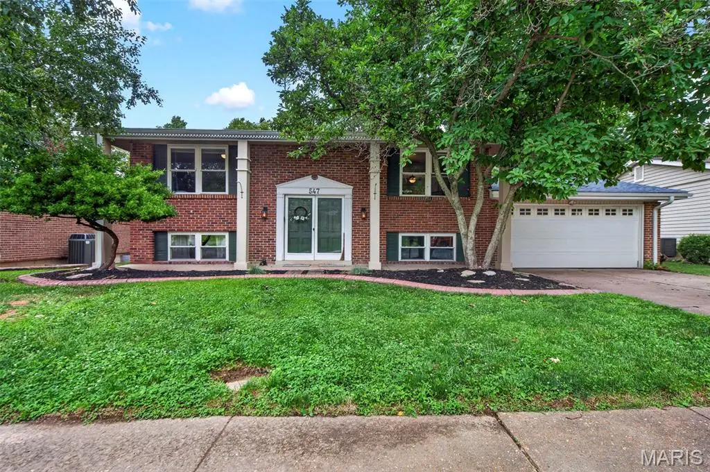 547 Golfwood Drive, Ballwin, MO 63021 - #1