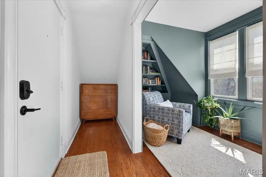 3557 Halliday Ave #301, Saint Louis, MO 63118 - #2