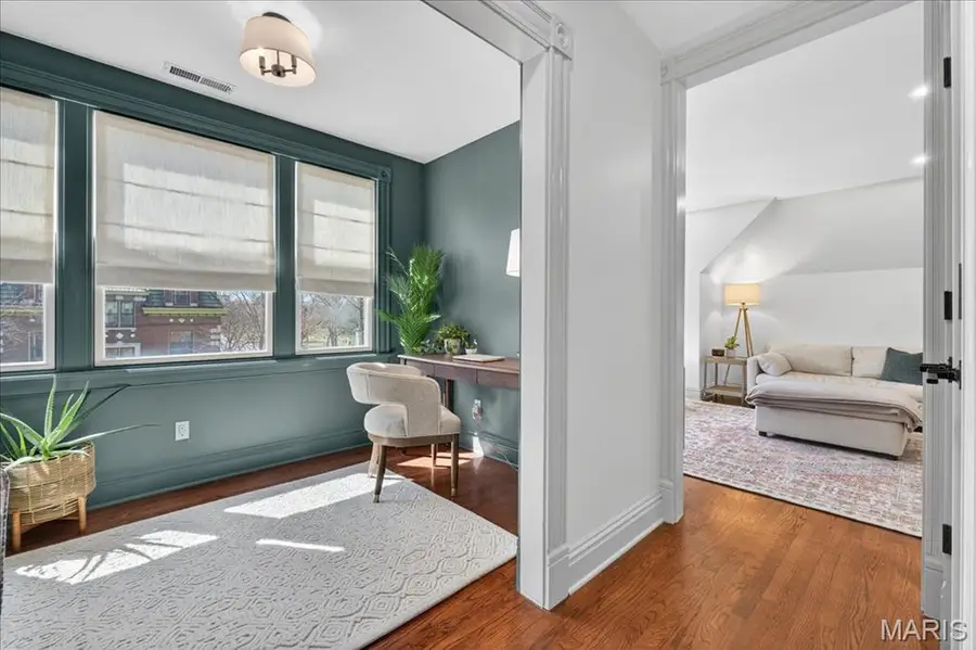 3557 Halliday Ave #301, Saint Louis, MO 63118 - #3