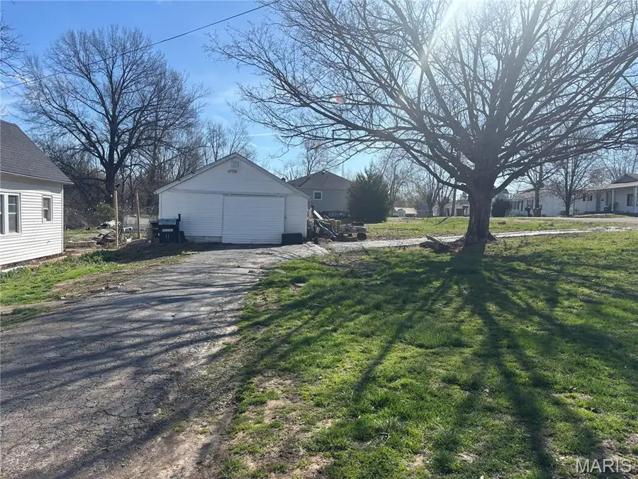 811 Andrews Street, Fredericktown, MO 63645 - #2