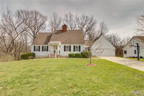 9 Fox Hill Drive, Carlinville, IL 62626