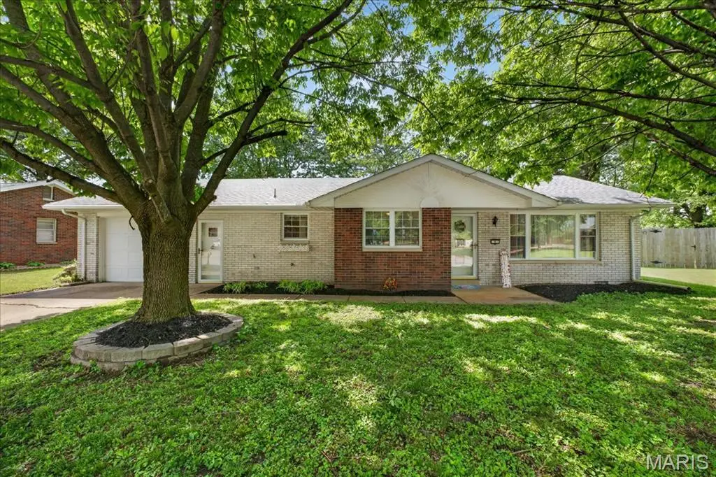 9 Debra Drive, Fairview Heights, IL 62208 - #1