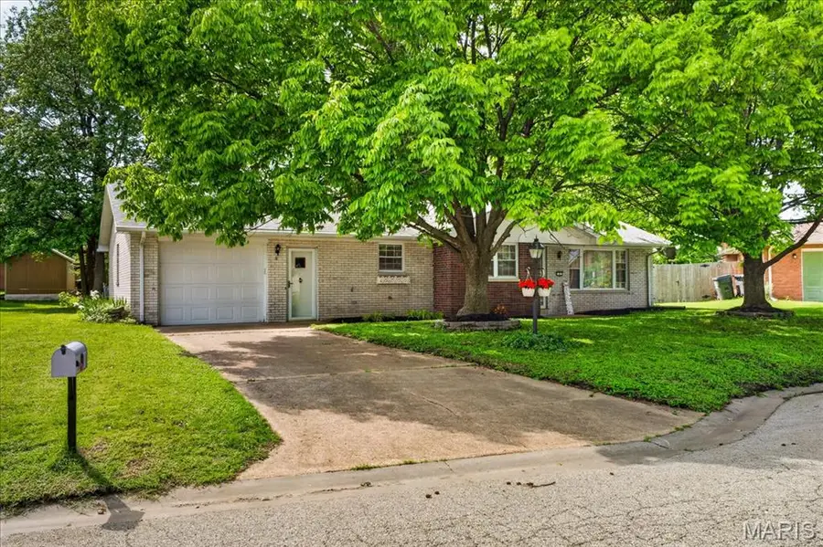 9 Debra Drive, Fairview Heights, IL 62208 - #3