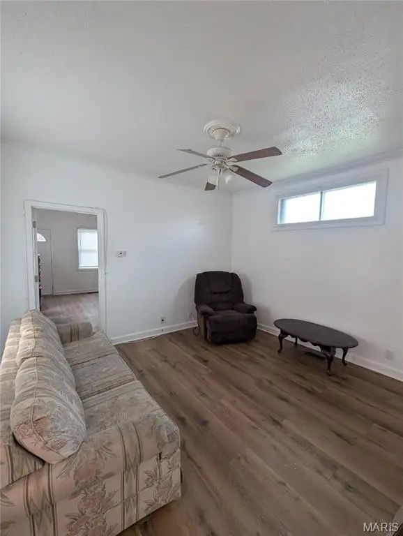 225 E Arlee Avenue, Saint Louis, MO 63125 - #2