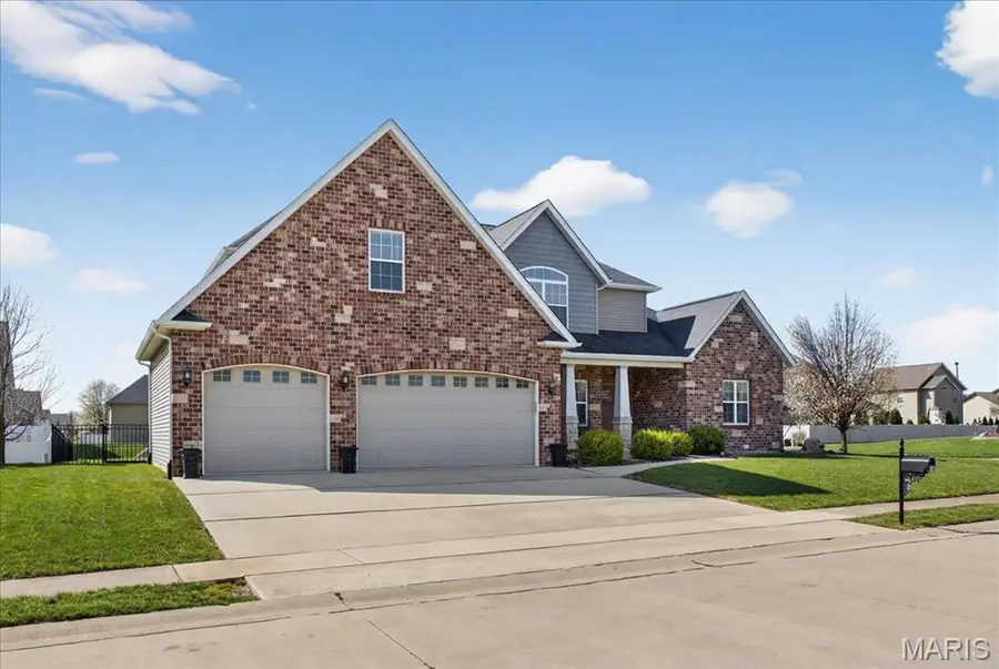 245 Oakshire Drive E, Glen Carbon, IL 62034 - #3