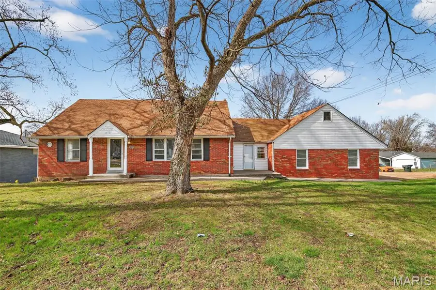 6009 Bermuda Drive, Saint Louis, MO 63135 - #2