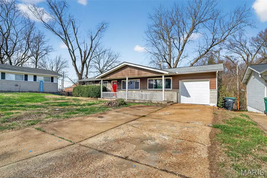 10425 Gardo Court, Saint Louis, MO 63137 - #2