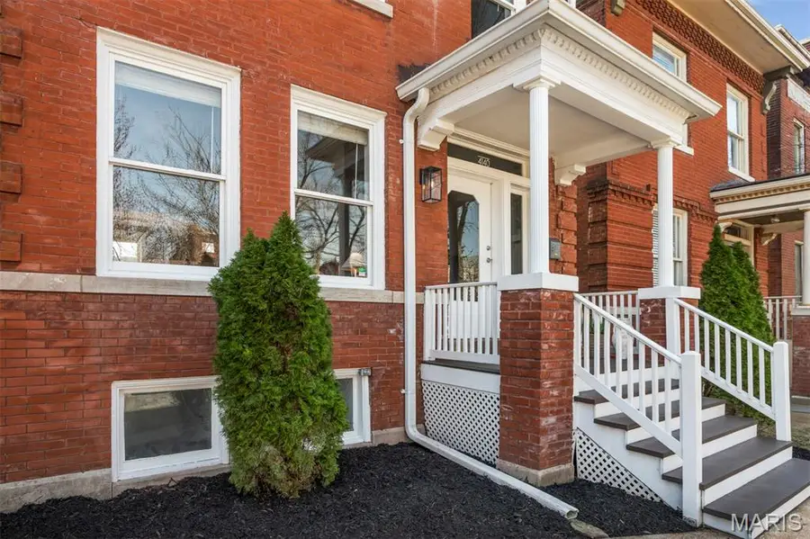 4140 Cleveland Avenue, Saint Louis, MO 63110 - #2