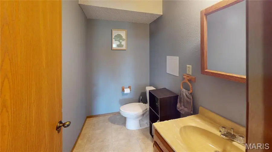 929 Holiday Point Parkway, Edwardsville, IL 62025 - #3