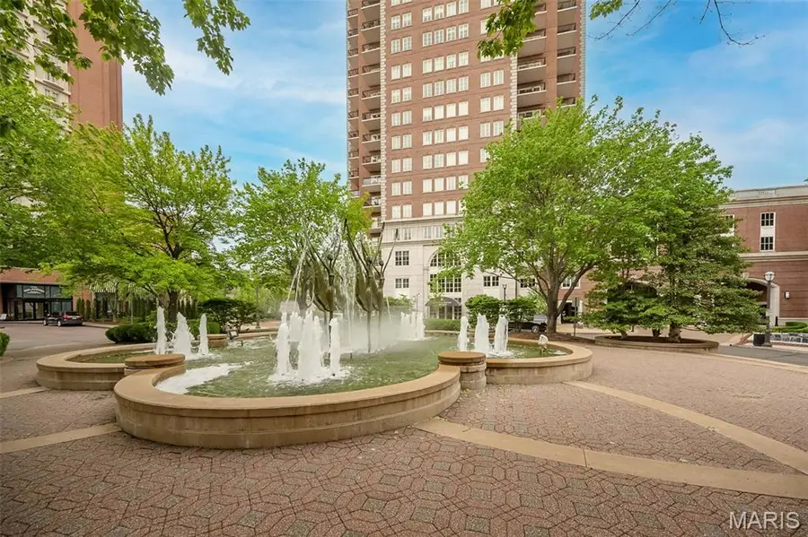 150 Carondelet Plaza #1301, Clayton, MO 63105 - #2