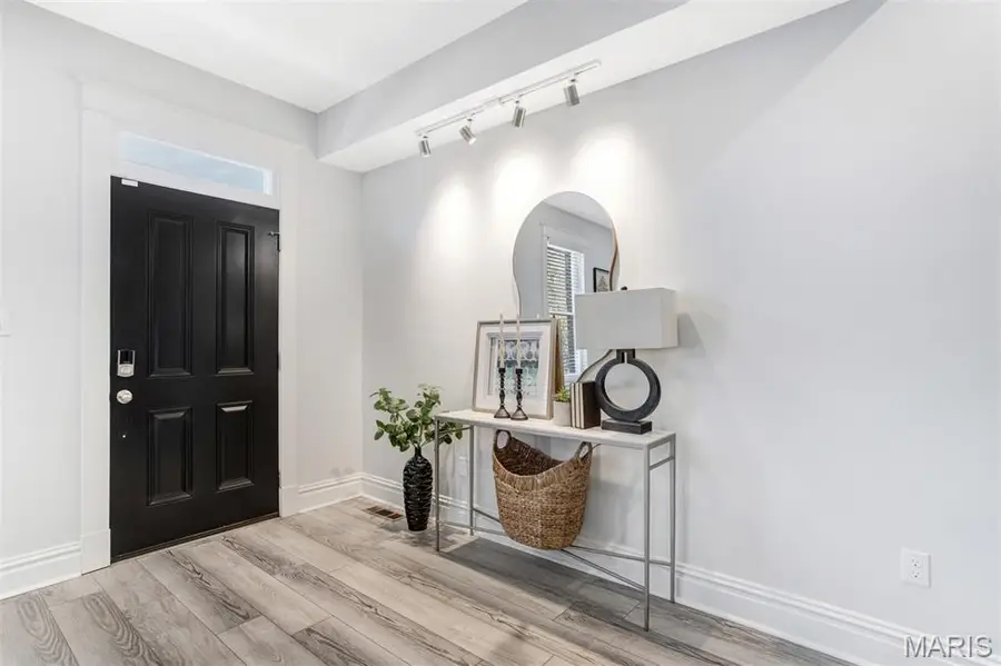 1206 Lynch Street, Saint Louis, MO 63118 - #3