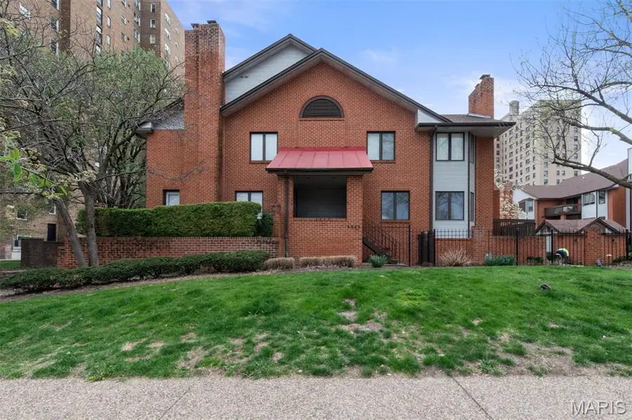 4444 Lindell Boulevard #6, Saint Louis, MO 63108 - #2