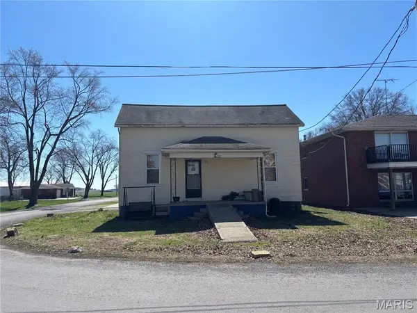 363 S Walnut Street, Breese, IL 62230
