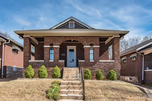 3855 Bingham Avenue, St Louis, MO 63116