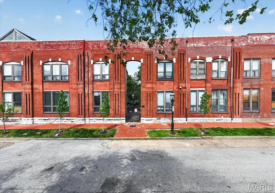 1523 S 10th Street #215, Saint Louis, MO 63104 - #2