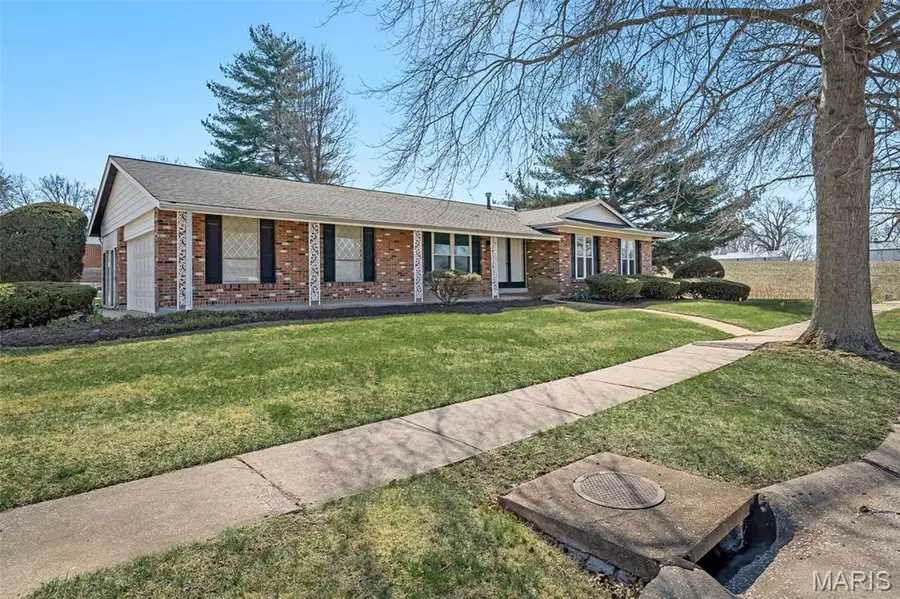 3906 Argonne Forest Drive, Florissant, MO 63034 - #3