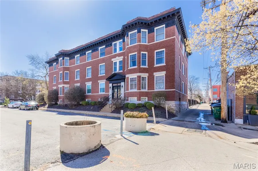 541 Rosedale Avenue #202, Saint Louis, MO 63112 - #2