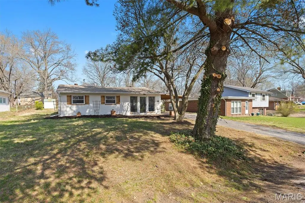 233 Sunset Drive, Belleville, IL 62223 - #1