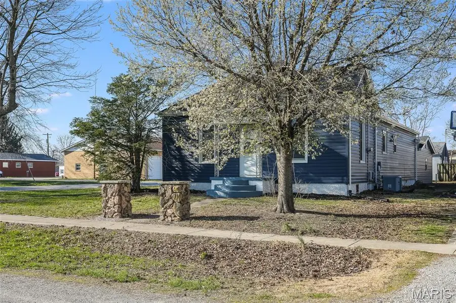 601 Walnut Street, Alhambra, IL 62001 - #2