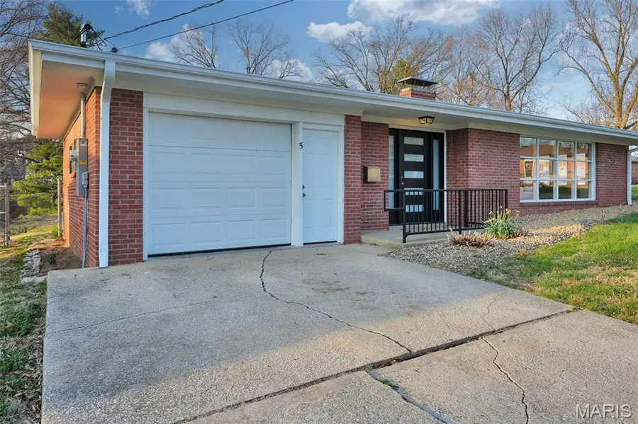 5 Rock Hill Court, Edwardsville, IL 62025 - #3