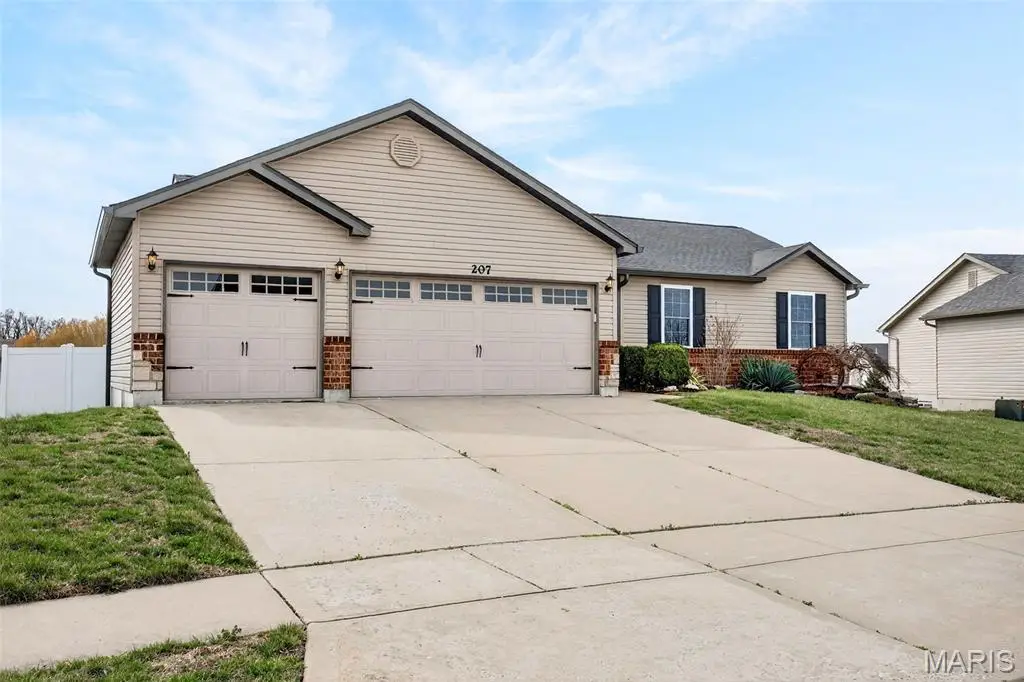 207 Rolling Rock Creek Drive, Wentzville, MO 63385 - #1