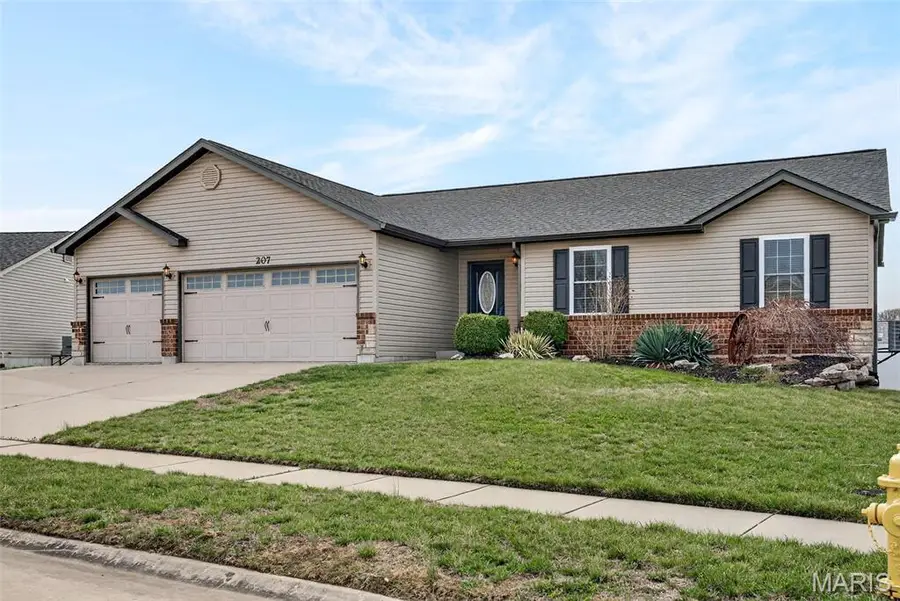 207 Rolling Rock Creek Drive, Wentzville, MO 63385 - #3