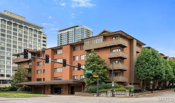 250 S Brentwood Boulevard #1F, Clayton, MO 63105