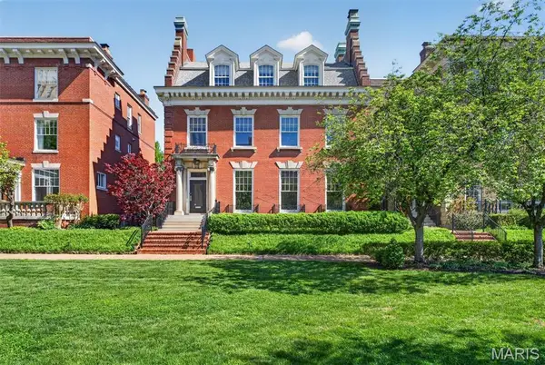 47 Maryland Plaza #47C, St Louis, MO 63108