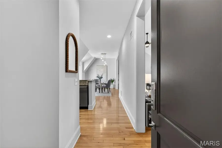 47 Maryland Plaza #47C, Saint Louis, MO 63108 - #2