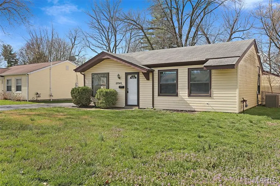 12245 Bennington Place, Maryland Heights, MO 63043 - #2